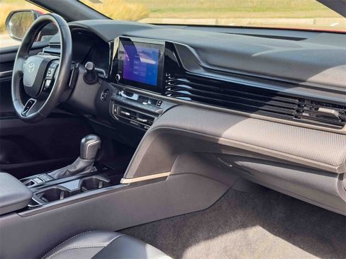 Certified 2025 Toyota Camry SE image 20