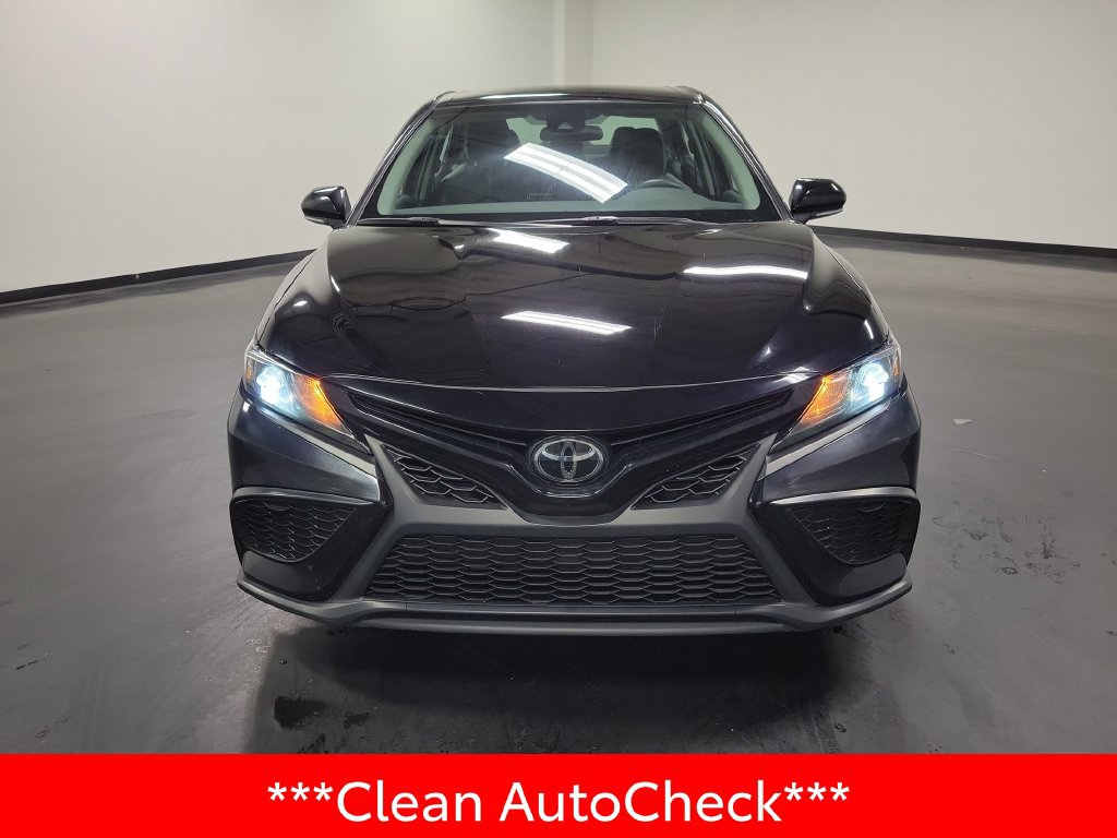Used 2024 Toyota Camry SE FWD image 3