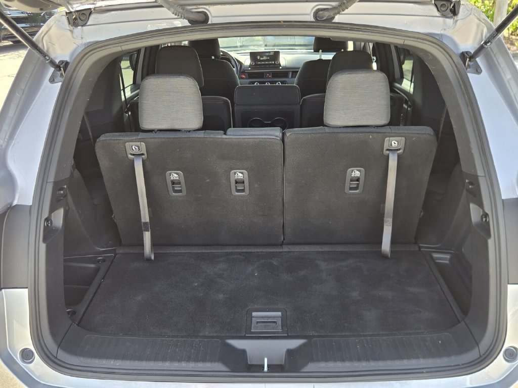 Used 2025 Honda Pilot Sport image 16
