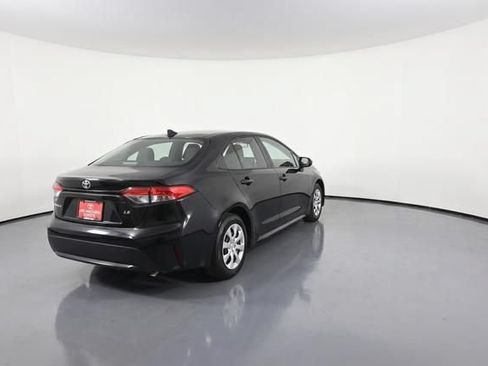 Used 2024 Toyota Corolla LE FWD image 4