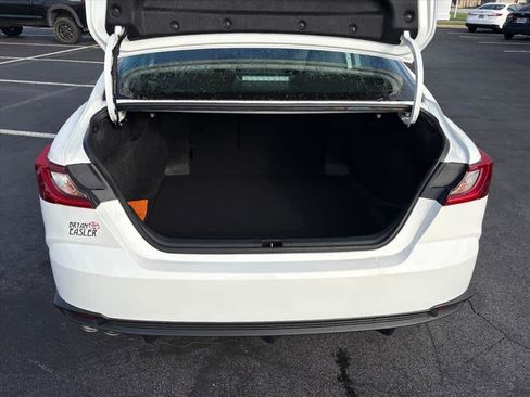 Used 2026 Toyota Camry SE FWD image 30