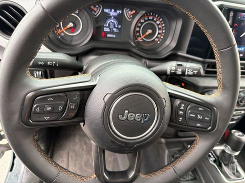 Used 2024 Jeep Wrangler Unlimited Sport AWD/4WD image 15