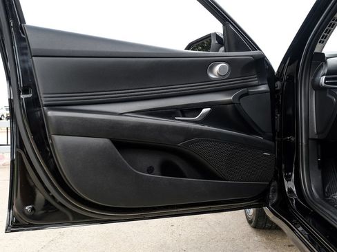 Used 2023 Hyundai Elantra Limited FWD image 45