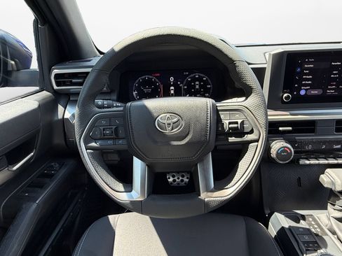 Used 2025 Toyota Tacoma TRD Sport AWD/4WD image 14