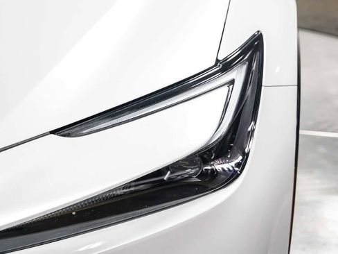 Certified 2026 Toyota Prius FWD image 8
