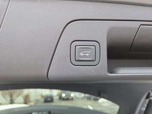 Used 2023 Buick Envision Avenir image 19