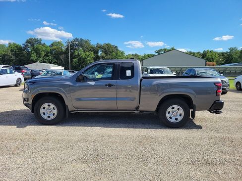 Used 2025 Nissan Frontier S RWD image 5