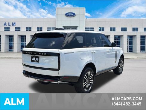 Used 2024 Land Rover Range Rover SE AWD/4WD image 5