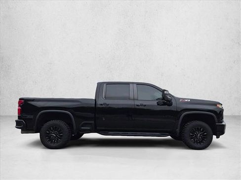 Used 2022 Chevrolet Silverado 2500 LTZ w/ LTZ Plus Package AWD/4WD image 4
