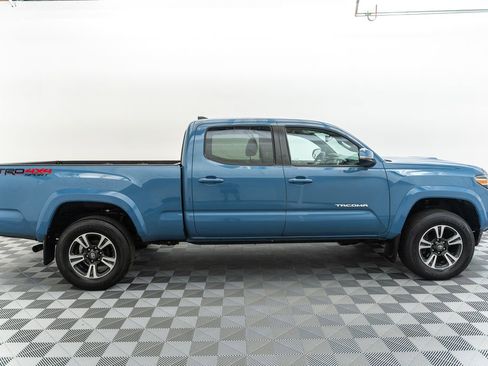 Used 2019 Toyota Tacoma TRD Sport image 4