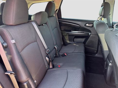 Used 2017 Dodge Journey SXT w/ Safe & Sound Group image 28