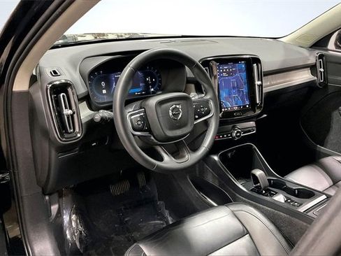 Certified 2024 Volvo XC40 B5 Core image 15