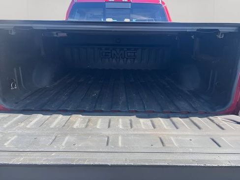 Used 2018 GMC Sierra 1500 SLT AWD/4WD image 28
