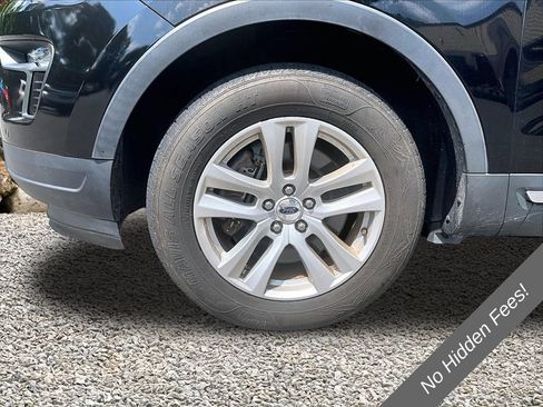 Used 2018 Ford Explorer XLT w/ Equipment Group 202A AWD/4WD image 9