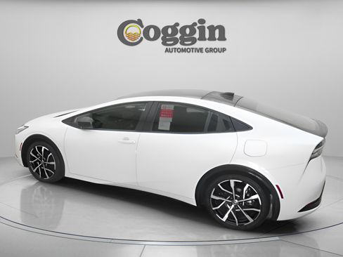 New 2026 Toyota Prius Plug-In Hybrid image 9