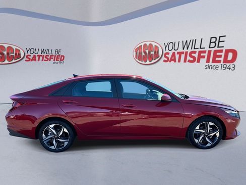 Used 2023 Hyundai Elantra SEL w/ Convenience Package image 2