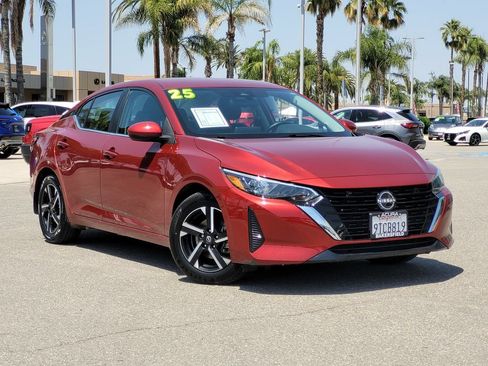 Used 2025 Nissan Sentra SV FWD image 2