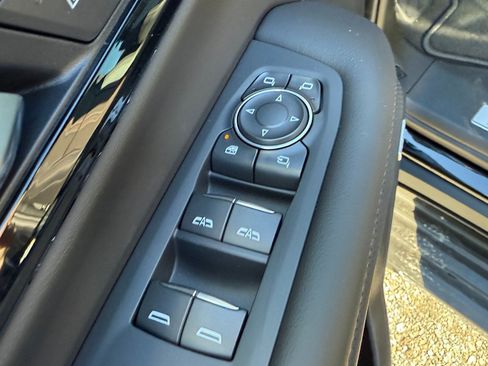 New 2025 Chevrolet Suburban High Country image 17