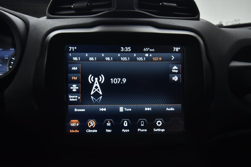 Used 2023 Jeep Renegade Trailhawk w/ Trailer Tow Group AWD/4WD image 13