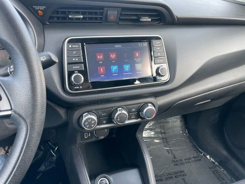 Used 2023 Nissan Kicks S image 10