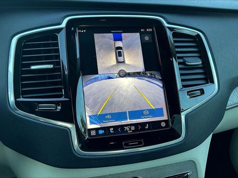 Used 2024 Volvo XC90 T8 Plus image 24