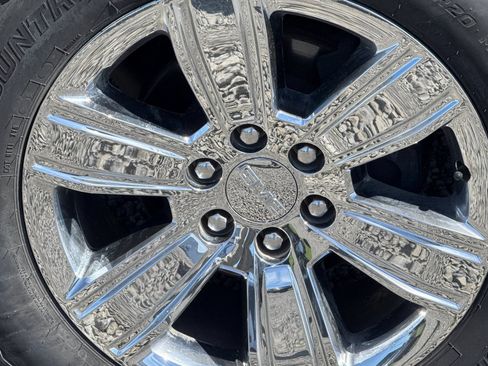 Used 2018 GMC Sierra 1500 SLT AWD/4WD image 42
