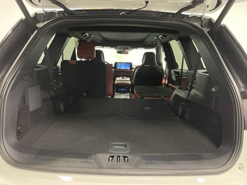 Used 2025 Lincoln Aviator Reserve w/ Equipment Group 201A image 32