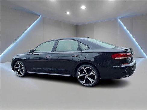 Certified 2021 Volkswagen Passat 2.0T R-Line image 6