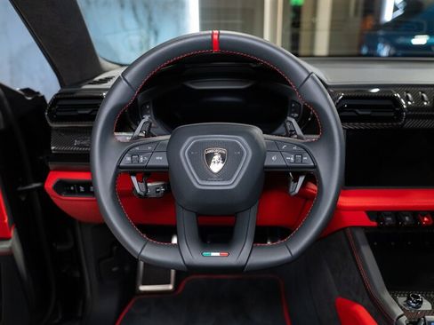 Used 2026 Lamborghini Urus Performante AWD/4WD image 7