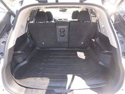Used 2020 Nissan Rogue SV w/ Sun & Sound Touring Package AWD/4WD image 7