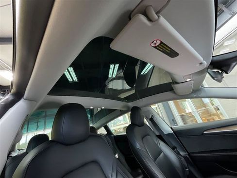Used 2022 Tesla Model 3 Long Range AWD/4WD image 28