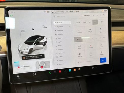 Used 2023 Tesla Model 3 Standard Range image 29