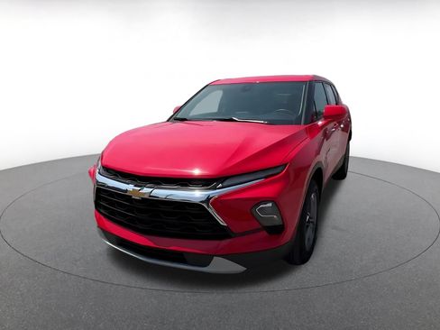 Used 2025 Chevrolet Blazer LT FWD image 5
