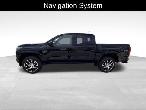 Used 2023 Chevrolet Colorado Z71 w/ Z71 Convenience Package 2 AWD/4WD image 4