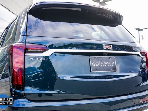 Used 2025 Cadillac XT6 Premium Luxury image 11