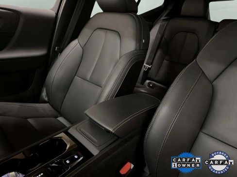 Used 2025 Volvo XC40 B5 Plus image 60