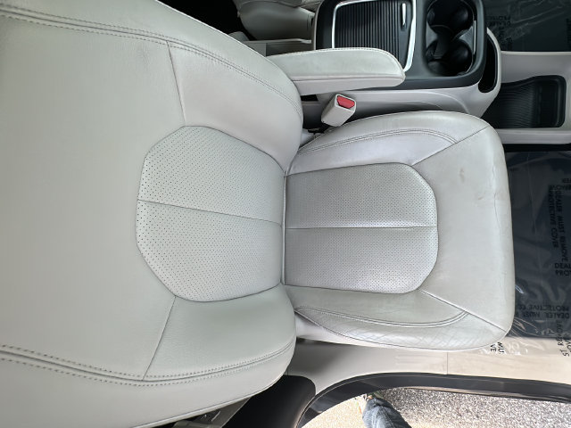 Used 2017 Chrysler Pacifica Touring-L Plus FWD image 27