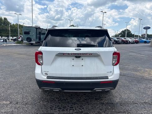 Used 2020 Ford Explorer XLT w/ Equipment Group 202A AWD/4WD image 6