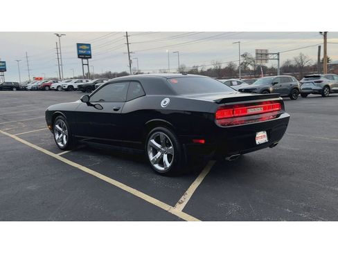 Used 2014 Dodge Challenger R/T image 6