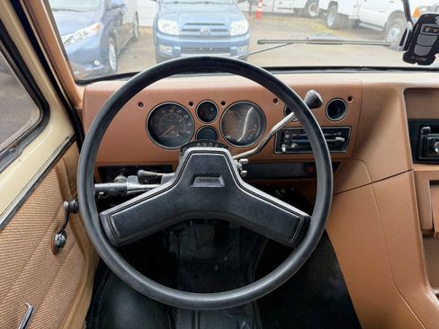 Used 1990 Chevrolet G30 Heavy-Duty Extended Sportvan RWD image 18