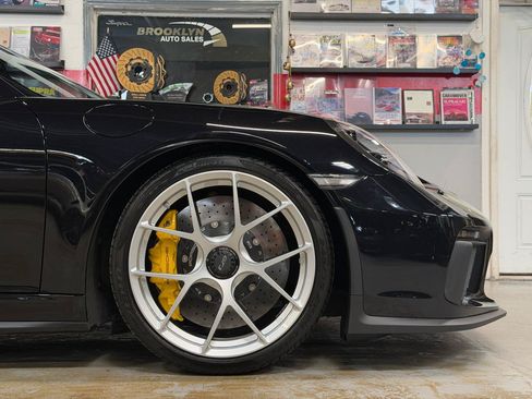 Used 2018 Porsche 911 GT3 RWD image 13