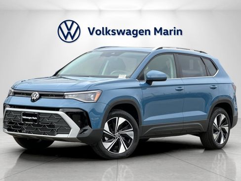 New 2026 Volkswagen Taos SE image 1