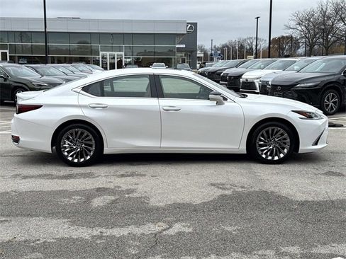 Certified 2025 Lexus ES 300h Ultra Luxury image 4