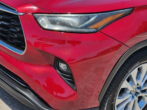 Used 2021 Toyota Highlander Limited FWD image 29