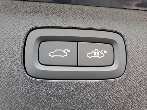 New 2026 Volvo XC90 B6 Ultra w/ Protection Package image 32