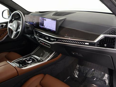 Used 2025 BMW X7 M60i AWD/4WD image 9