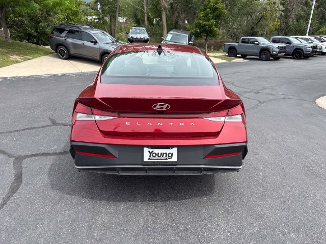Used 2024 Hyundai Elantra SEL FWD image 5