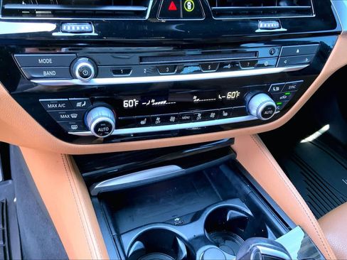 Used 2019 BMW 530i w/ M Sport Package RWD image 32