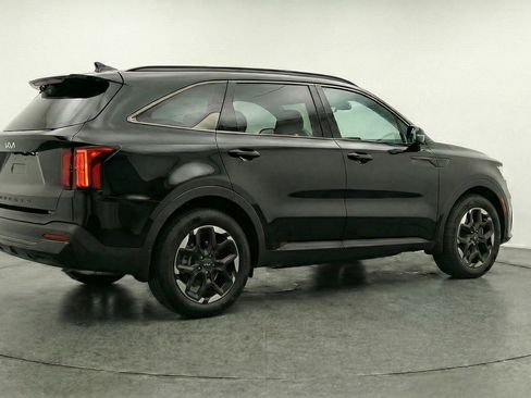 Used 2024 Kia Sorento S image 9