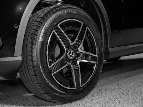 New 2026 Mercedes-Benz GLC 300 4MATIC image 9